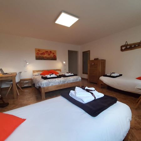B&B La Casa Di Loretta Paderno Buitenkant foto