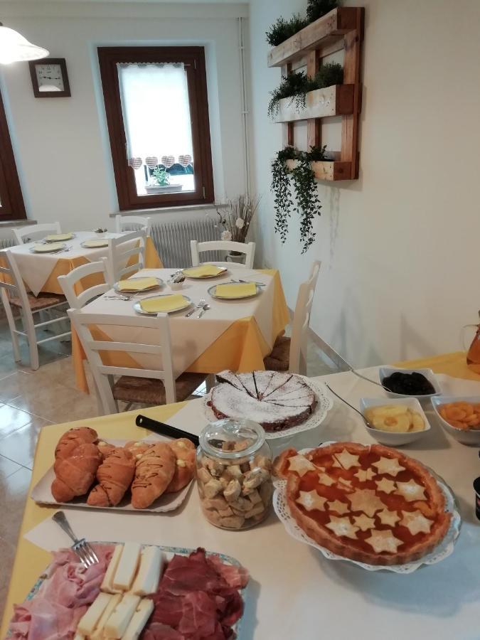 B&B La Casa Di Loretta Paderno Buitenkant foto