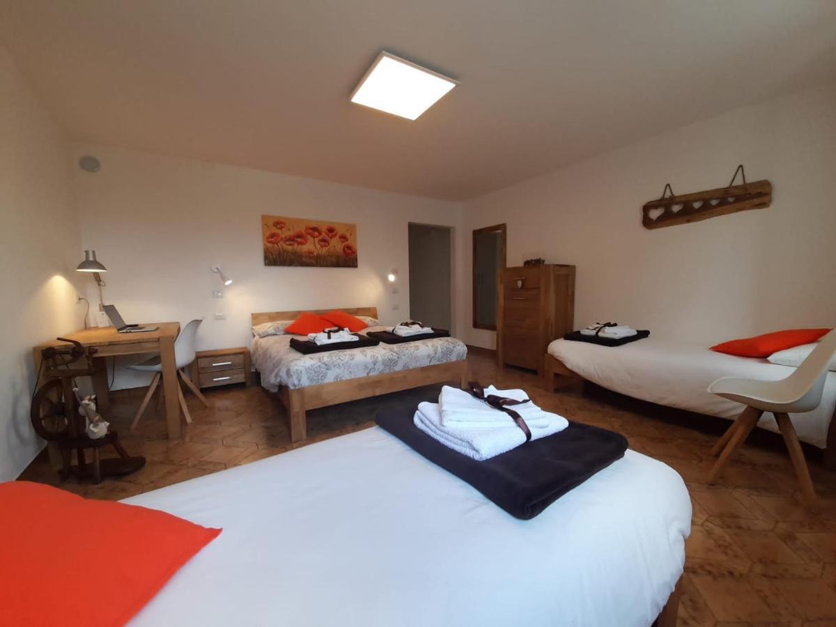 B&B La Casa Di Loretta Paderno Buitenkant foto