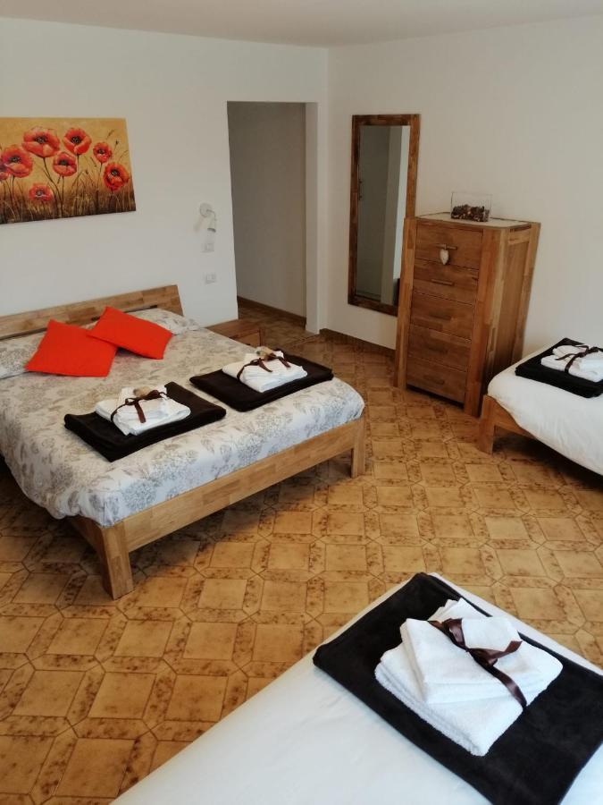B&B La Casa Di Loretta Paderno Buitenkant foto